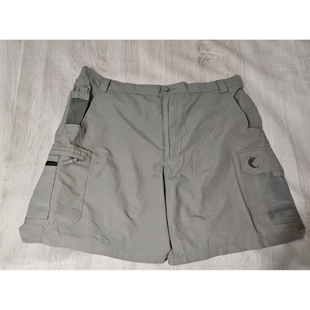Reel Legends Men's Cargo Shorts in Light Gray